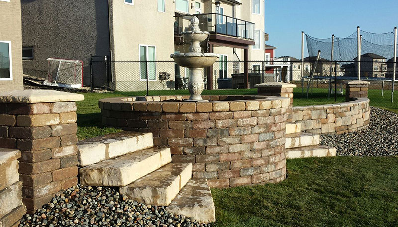 Winnipeg landscaping company, Winnipeg landscaping contractor, Hardscapes, landscape design , patios, walkways, driveways, complete landscape company, water features, outdoor living, outdoor kitchens